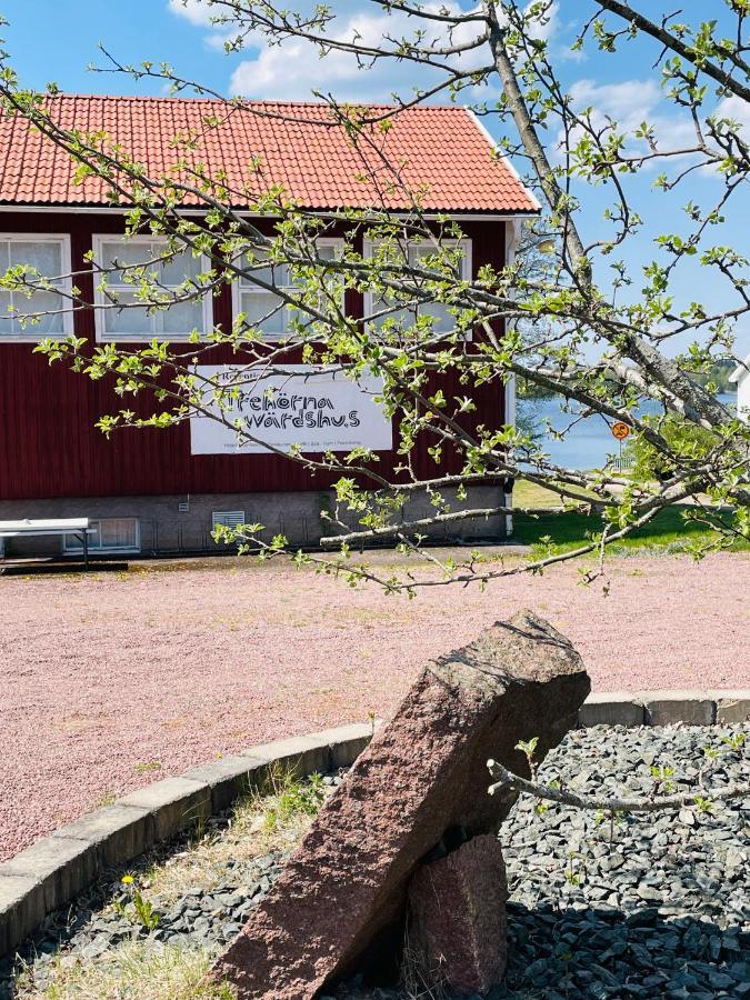Trehoerna Waerdhus & Vandrarhem Trehorna Exterior foto
